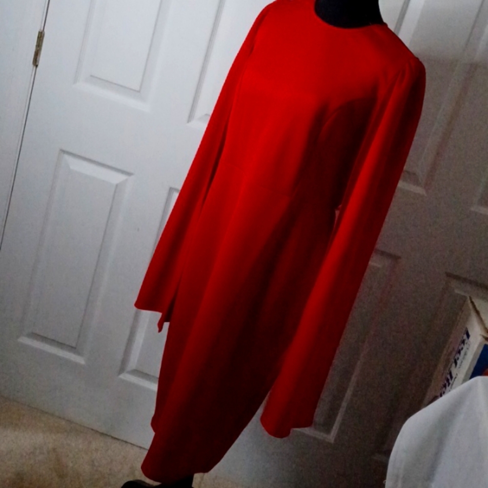 D8- 👌- Red Dress w/ Cape Sleeves- sz XL NWOT